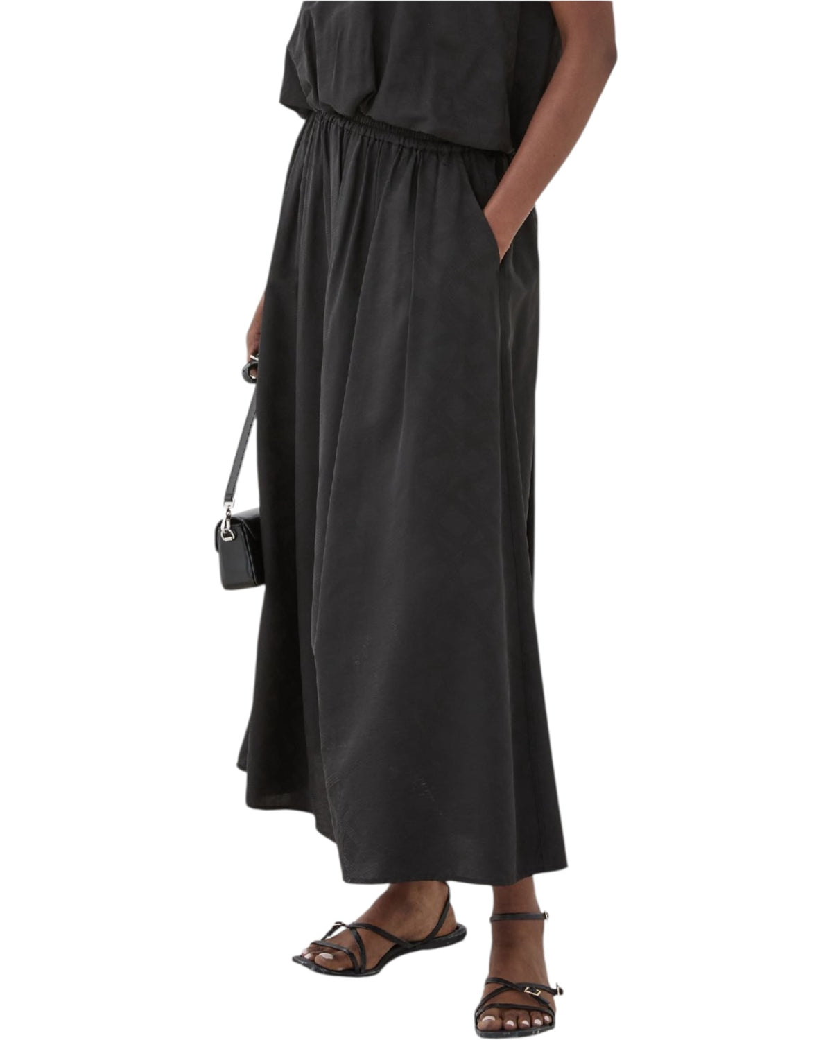 Φούστα με πλαϊνές τσέπες