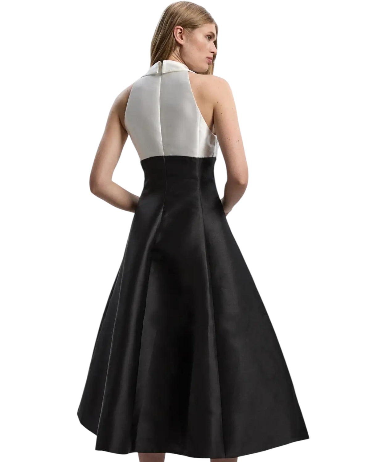 Φόρεμα με ντεκολτέ και σμόκιν σε αντίθεση