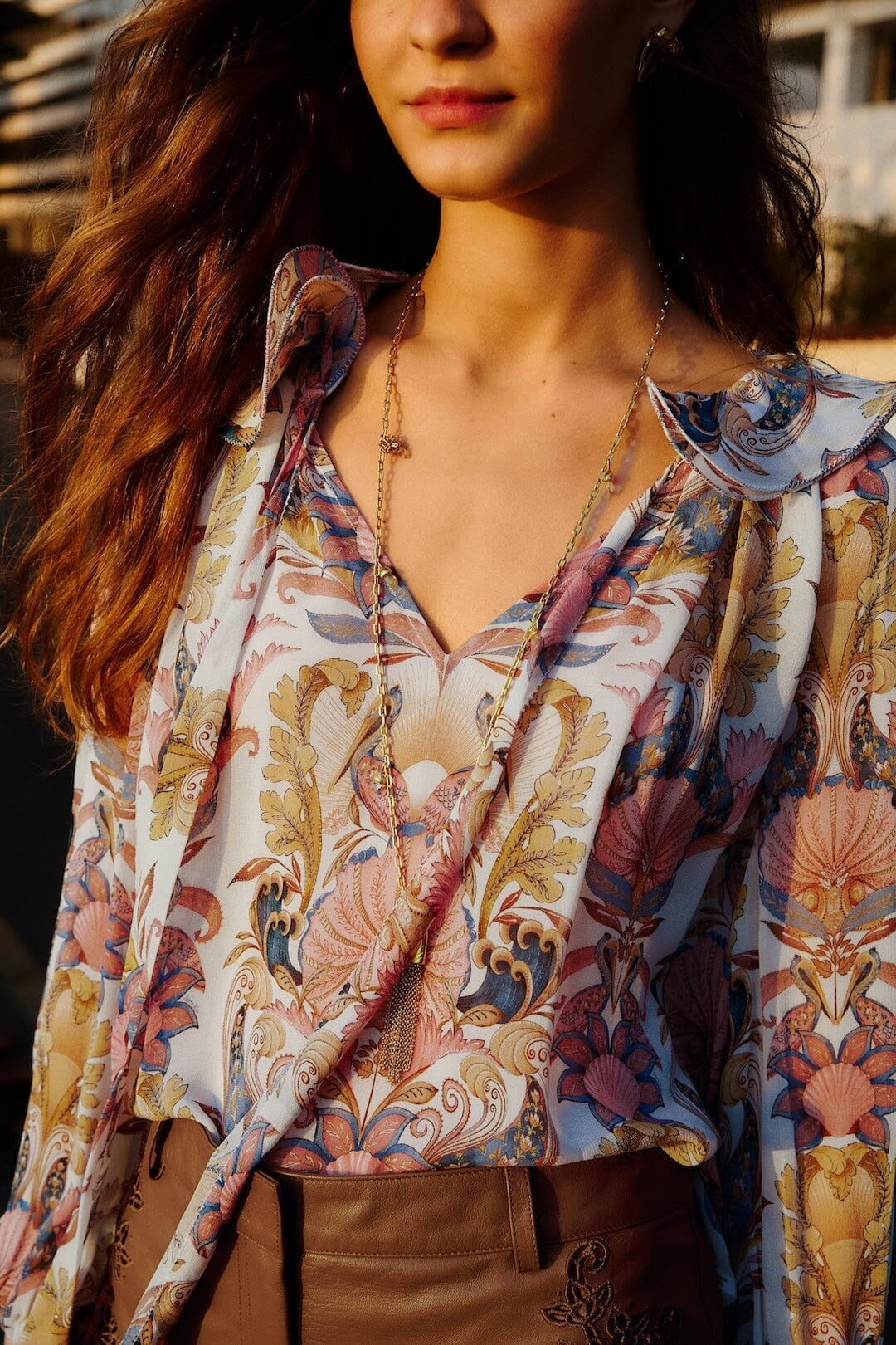 Μπλούζα με ψηλό γιακά και βολάν SEA GARDEN