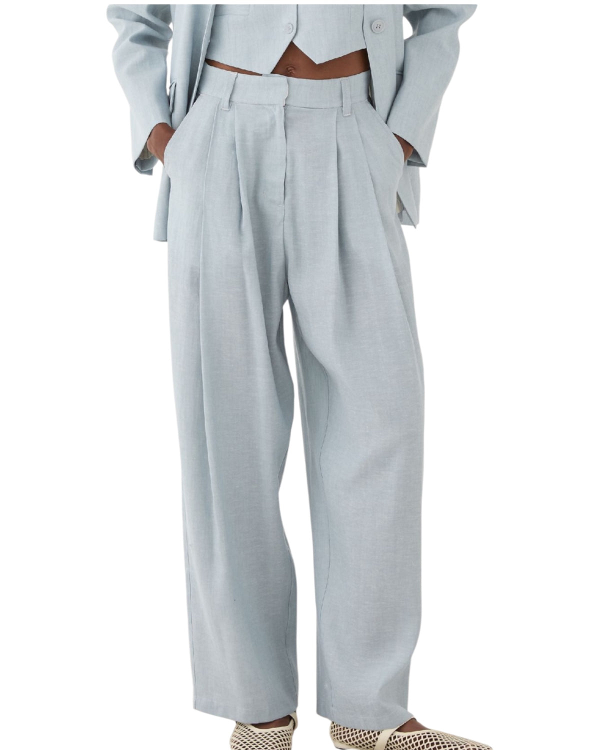 Λινό παντελόνι με φαρδιά μπατζάκια και πιέτες