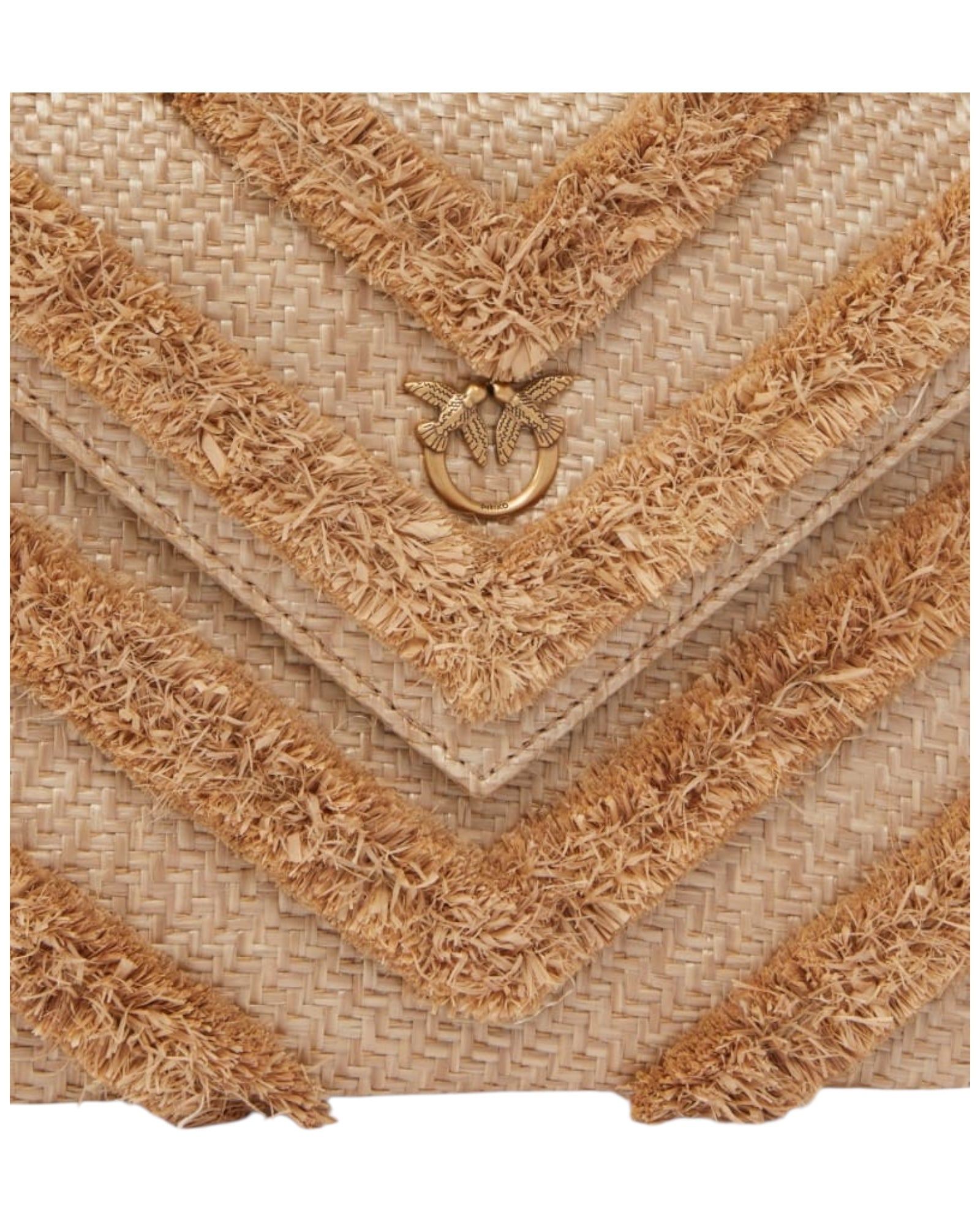 Επίπεδη τσάντα clutch σε σχέδιο raffia
