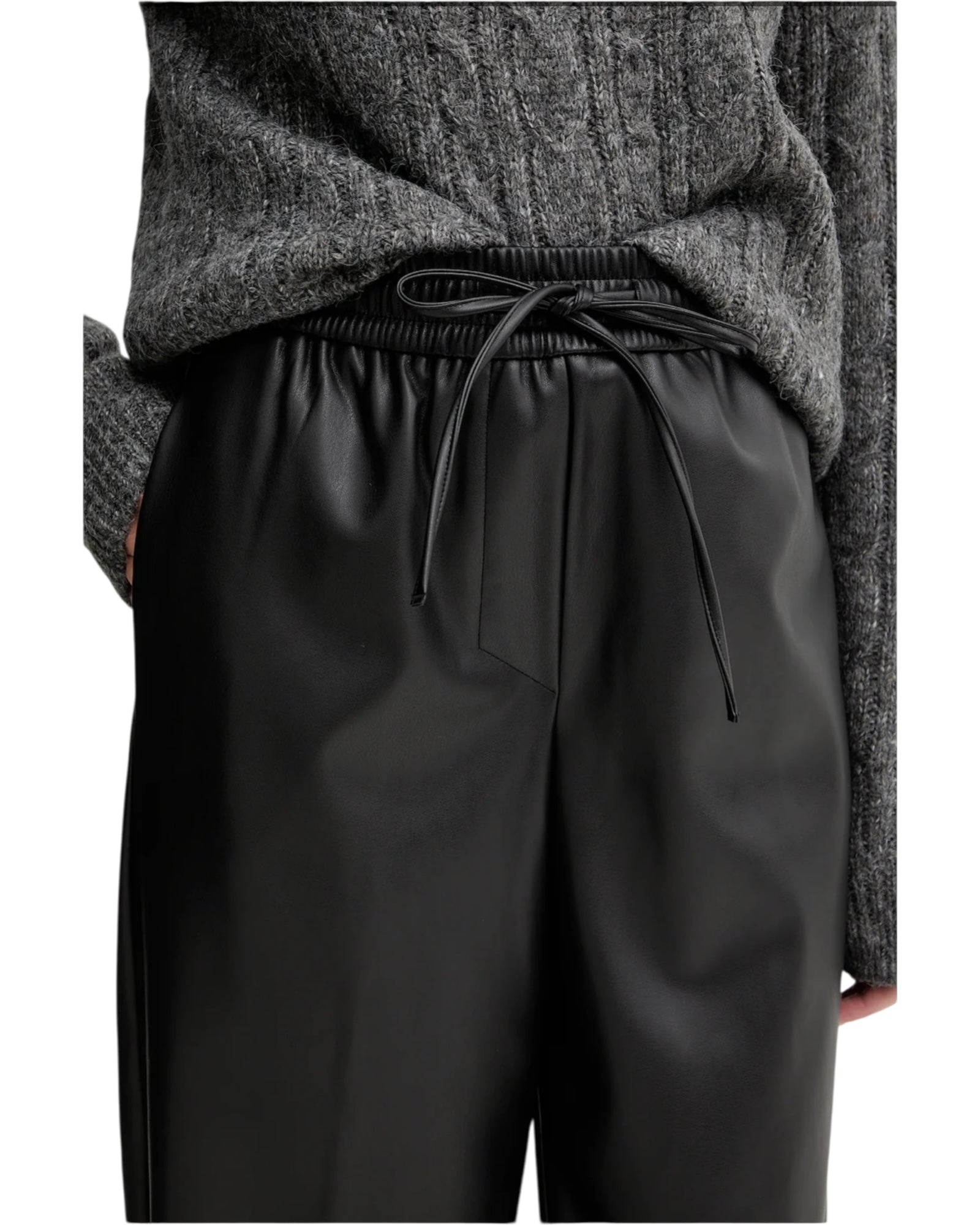 Παντελόνι σε ίσια γραμμή με δερμάτινη όψη BENNOE