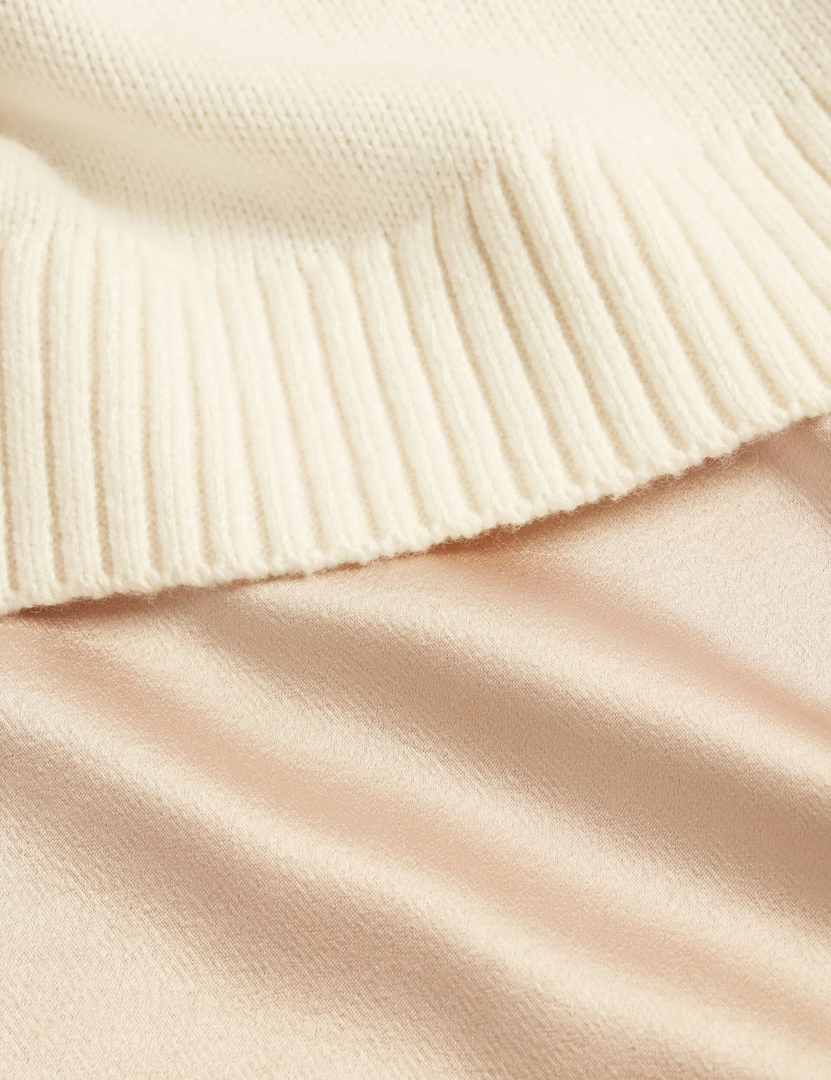 Σατέν slip dress 2 σε 1 με πλεκτό πουλόβερ HARISA