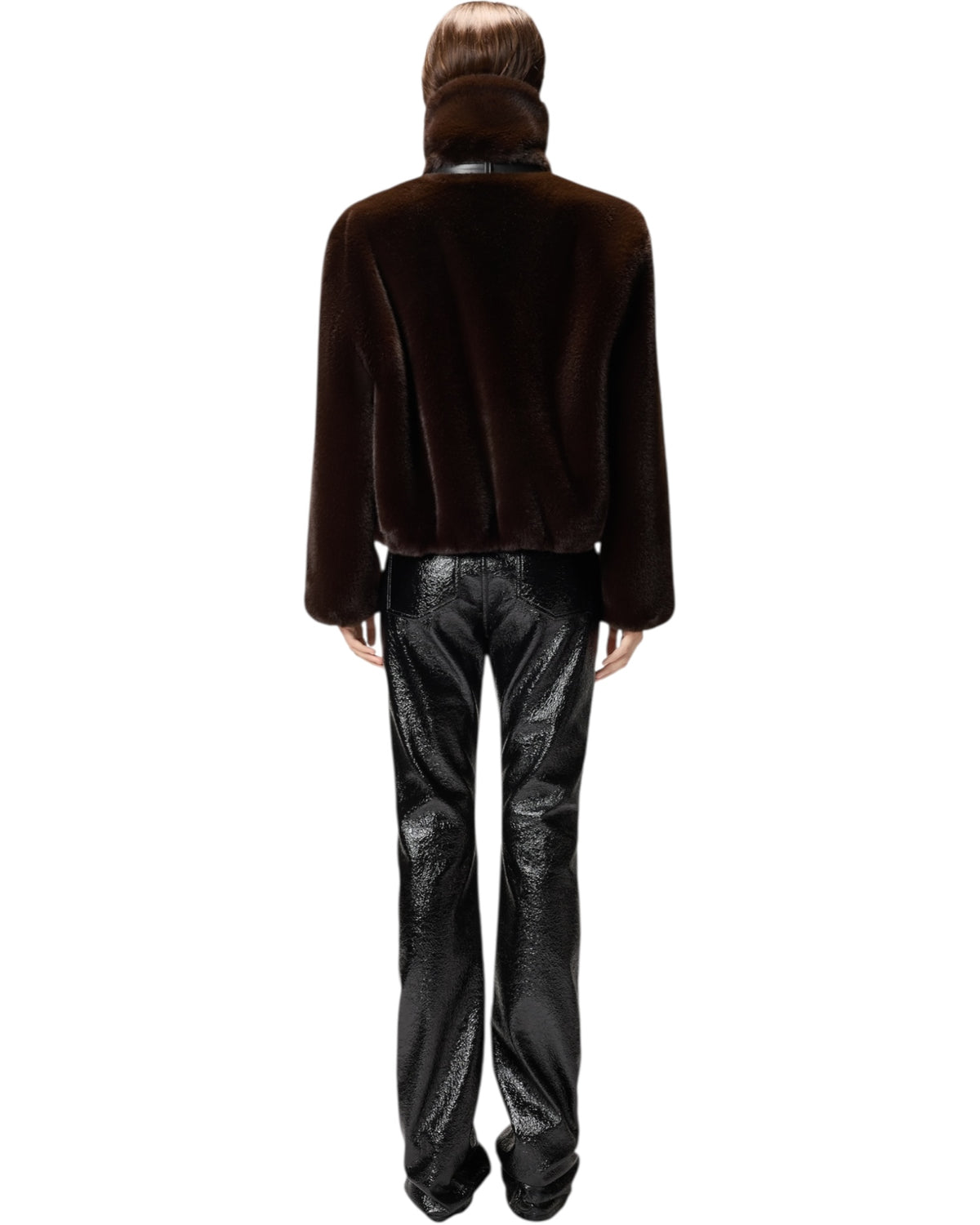 Κοντό μπουφάν από ψεύτικη γούνα ESTEBANA