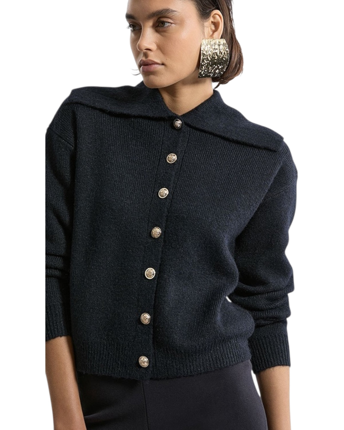 Ζακέτα με φαρδύ γιακά και μεταλλικά κουμπιά