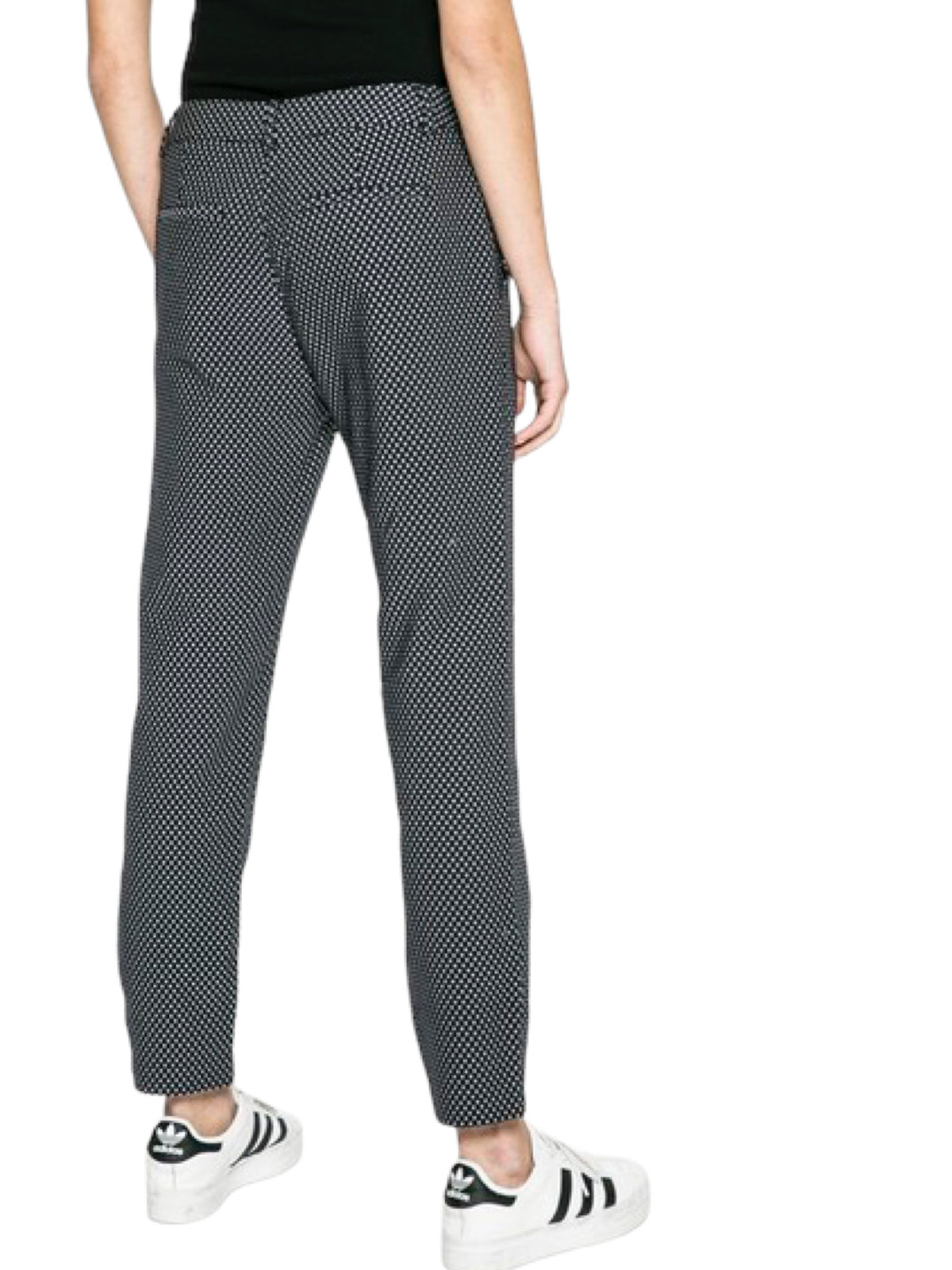 Παντελόνι σε ίσια γραμμή με πουα σχέδιο