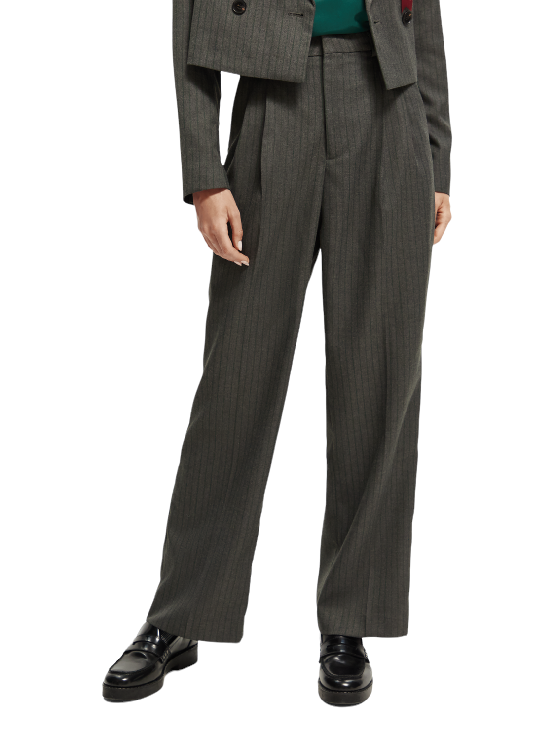 Παντελόνι ψηλόμεσο ριγέ με άνετη εφαρμογή